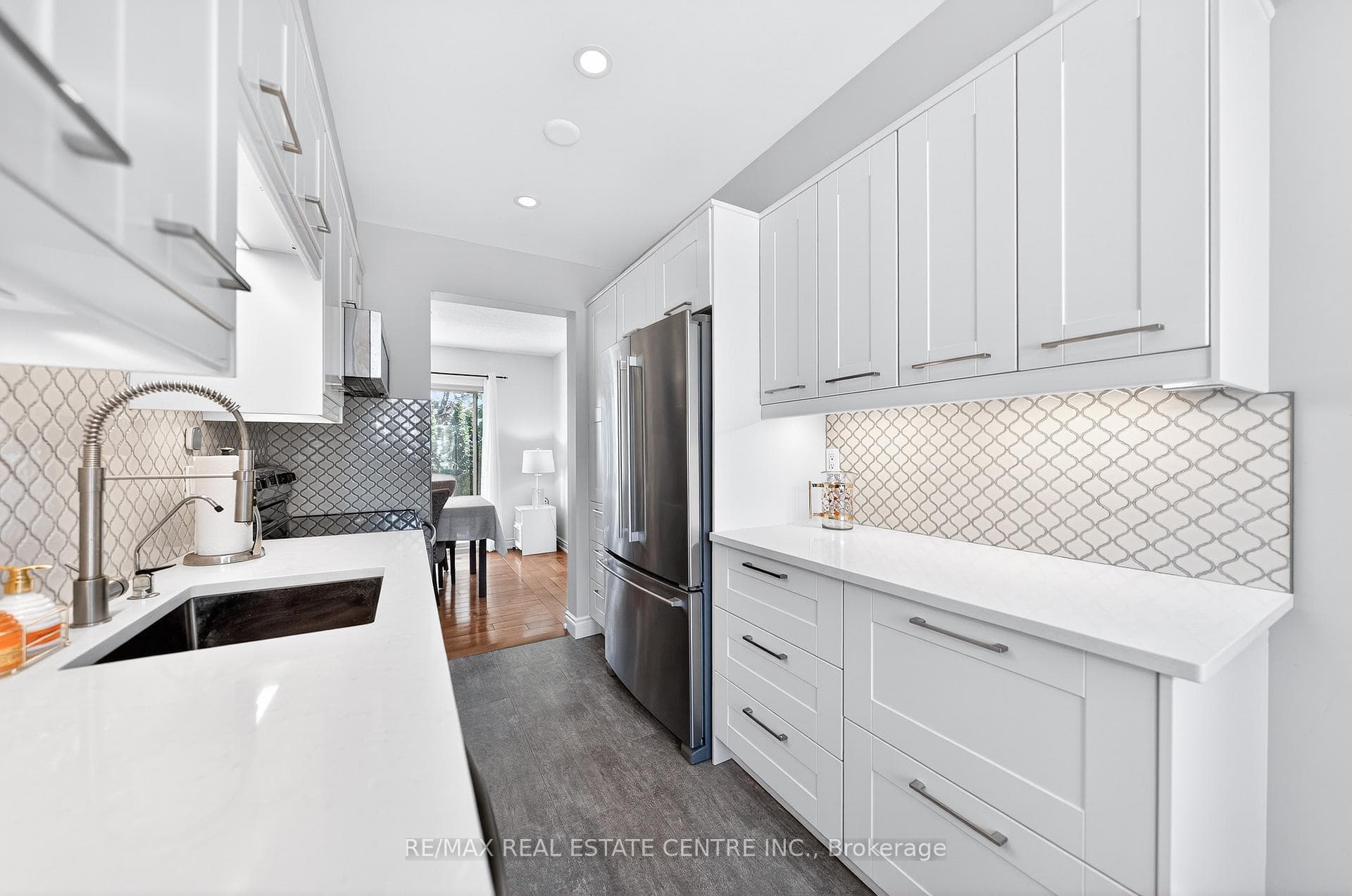 375 Kingscourt Drive Unit 20 photo 14