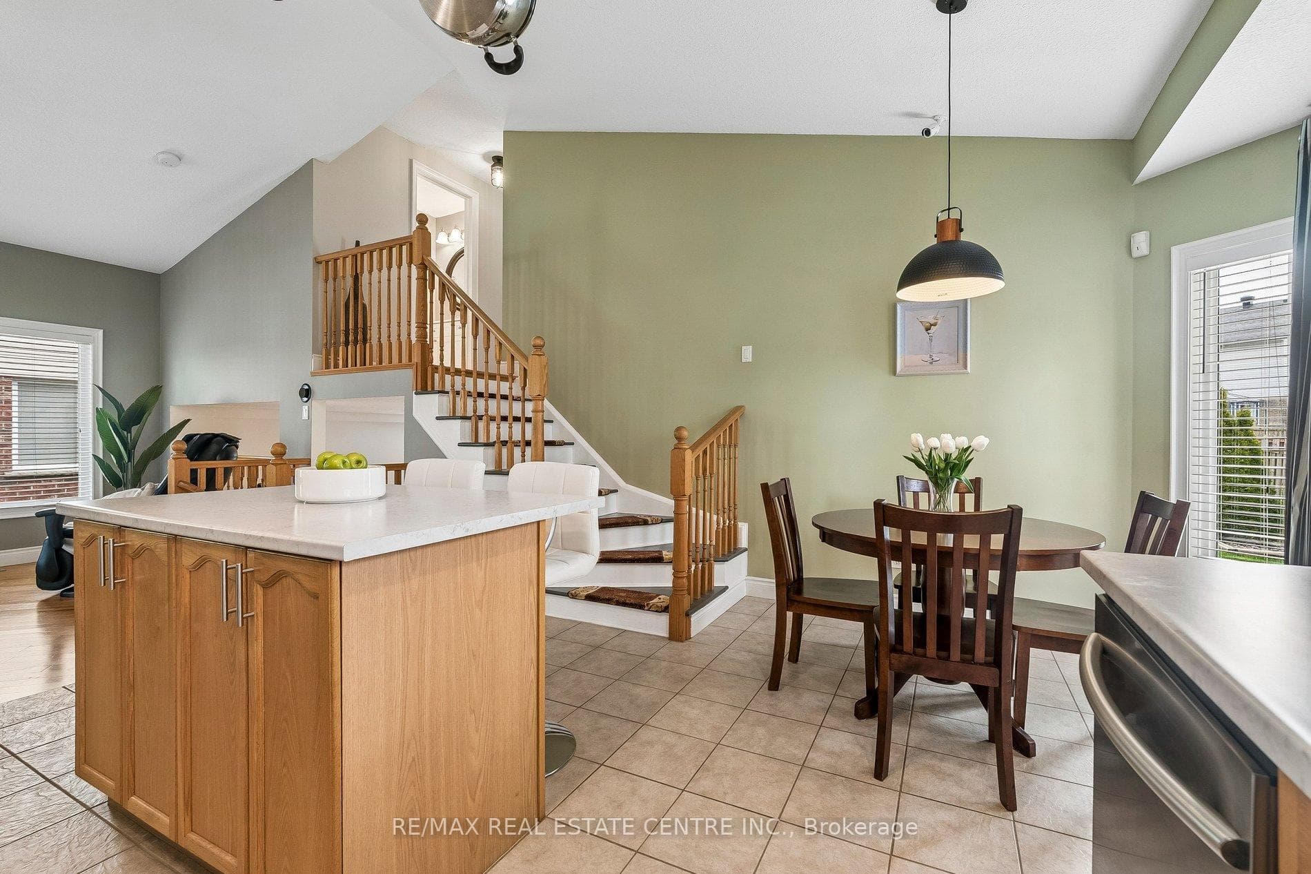 704 Russel Court photo 15