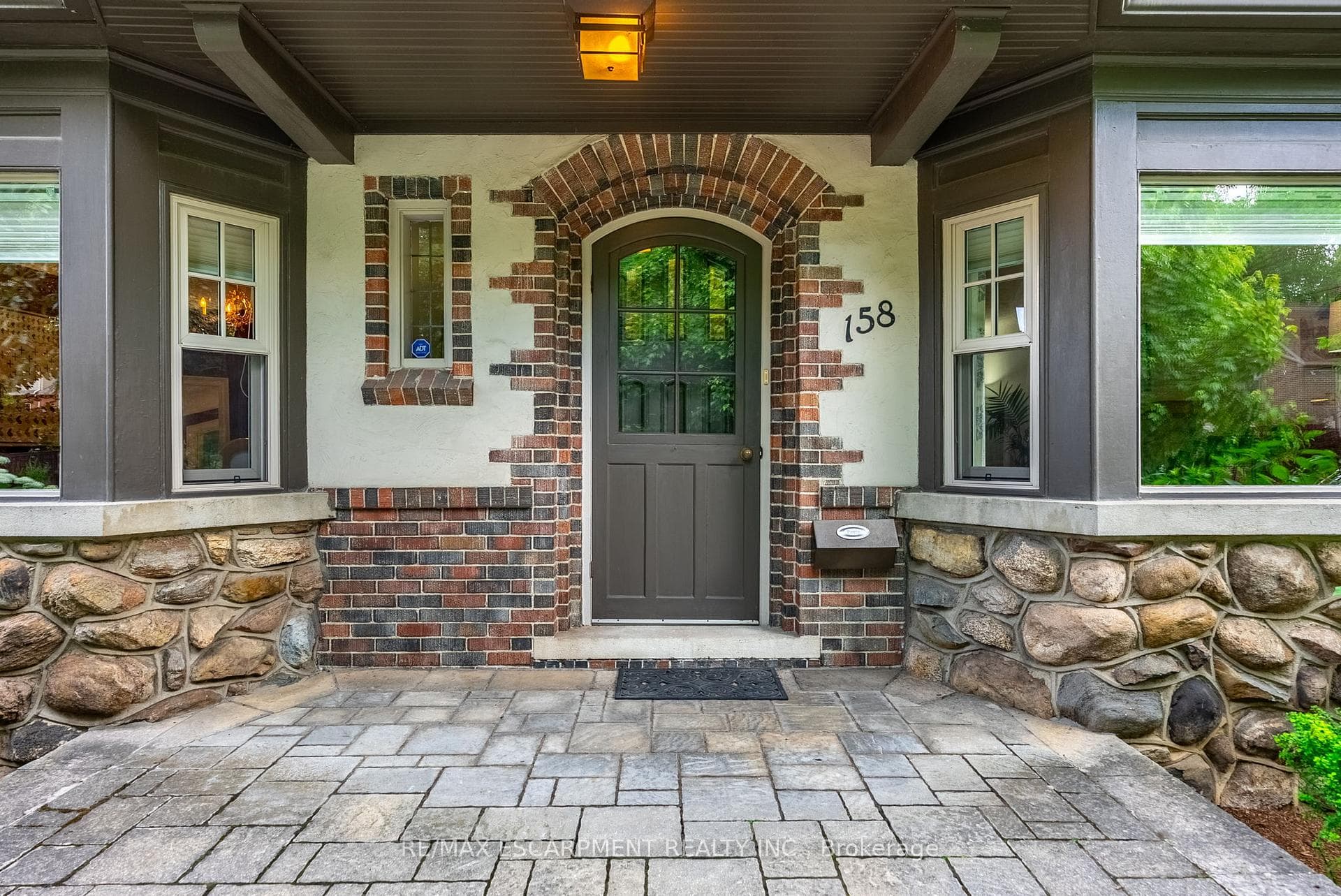 158 Dalewood Crescent photo 4