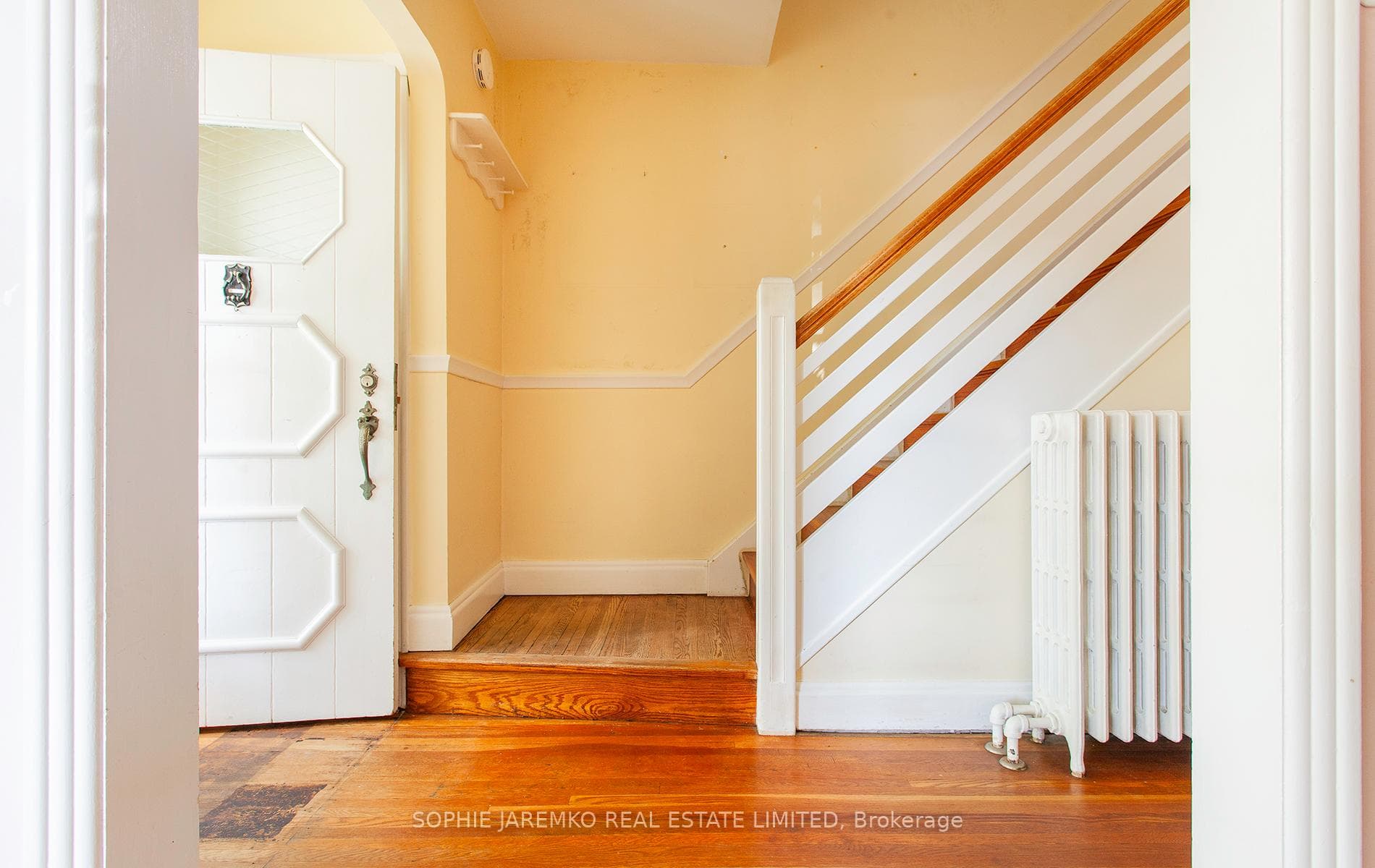 Foyer with a closet