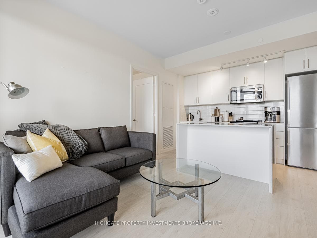 509 Dundas Street Unit 403 photo 12