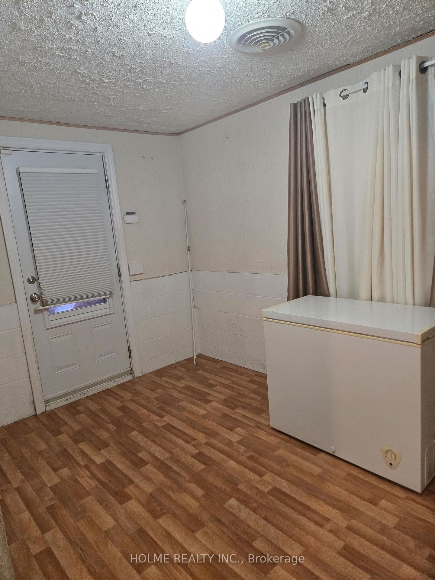 85 Erie Street photo 12