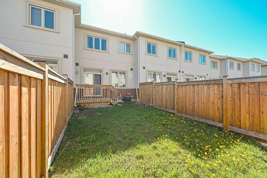 58 Doris Pawley Crescent photo 23