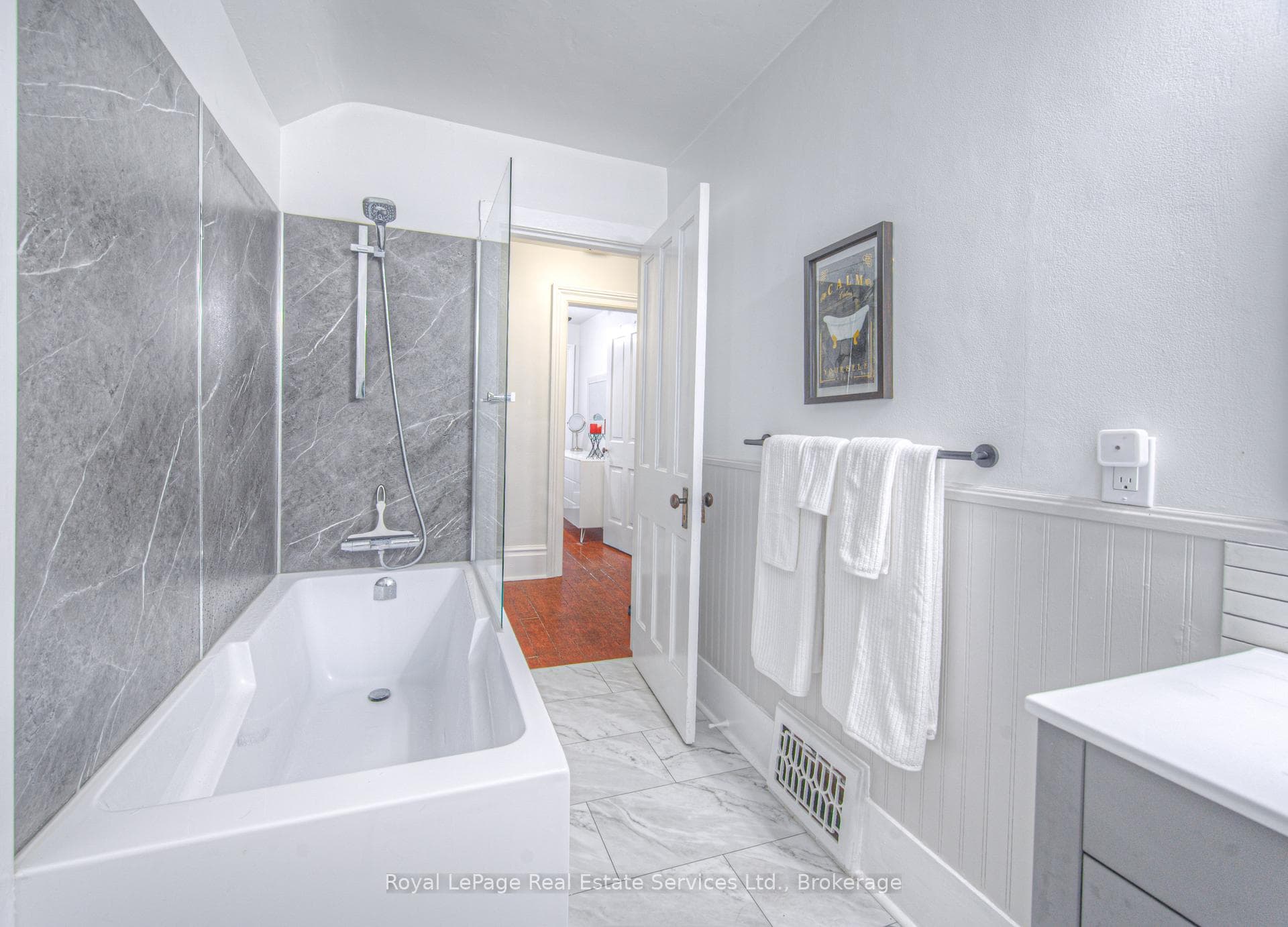 92 Adam Street photo 30