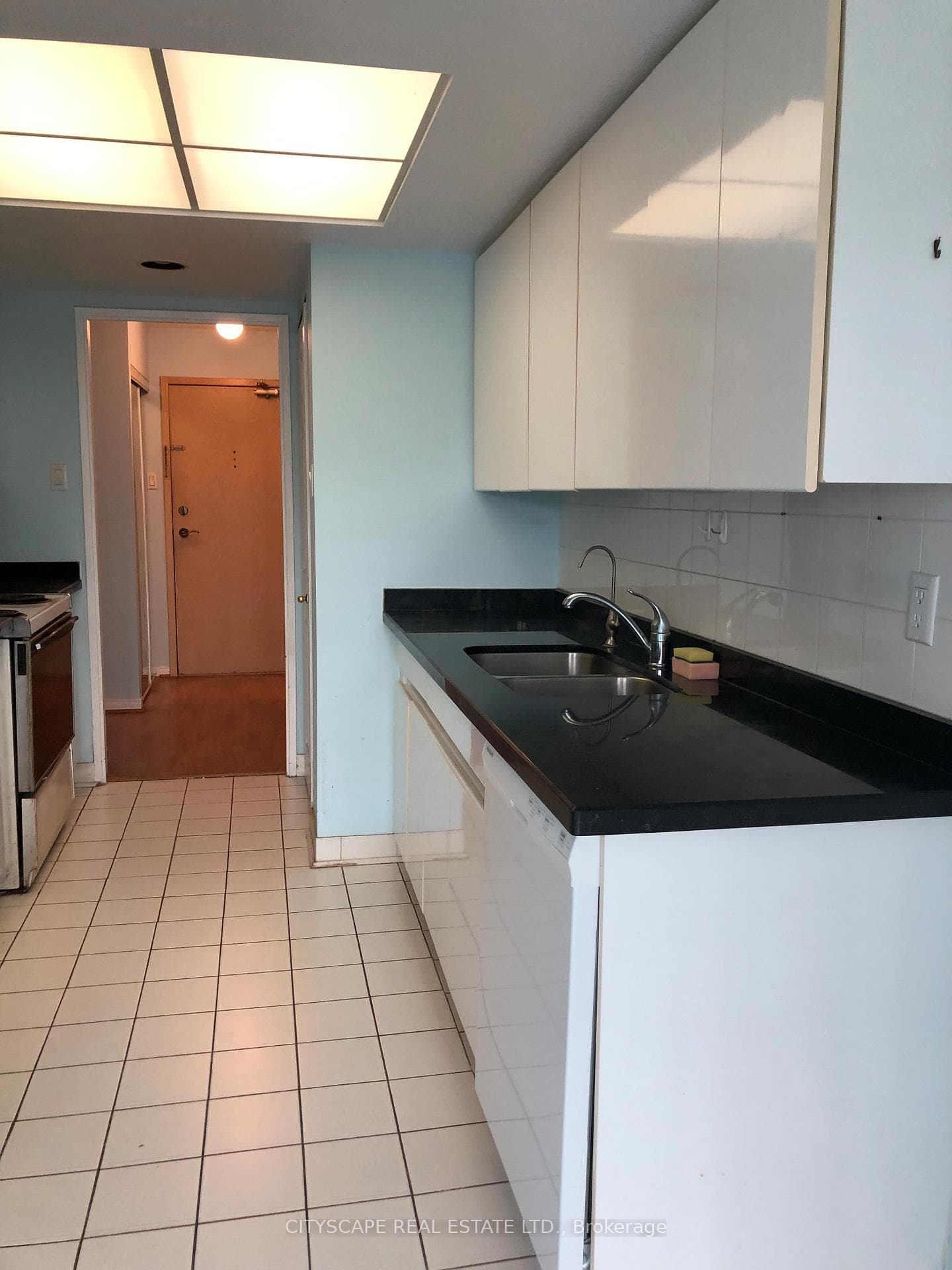 7825 Bayview Avenue Unit 1014 photo 5