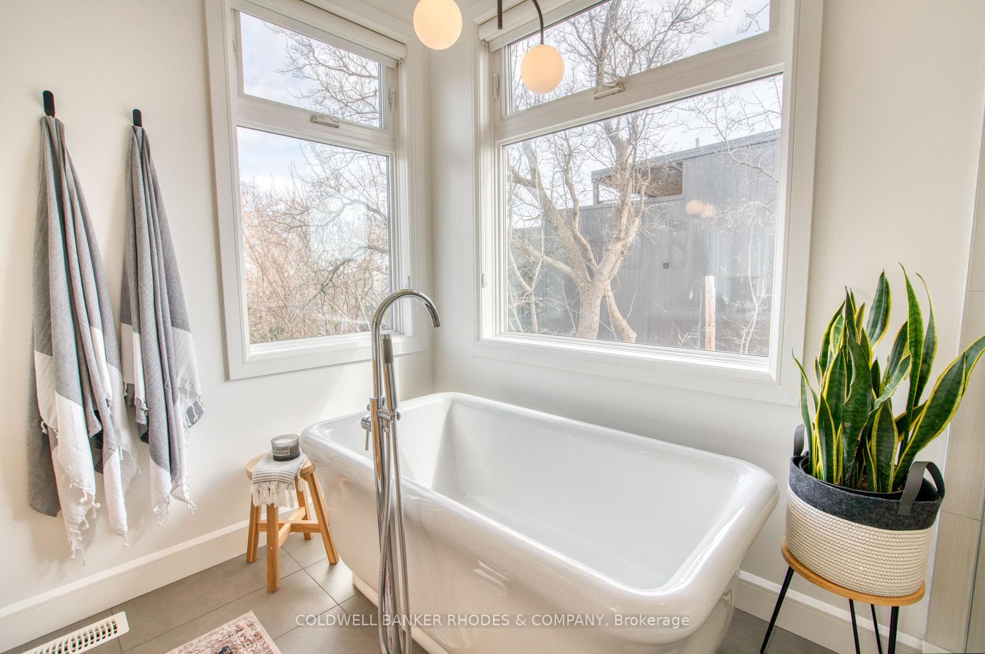 Luxury hotel inspired 5 piece bathroom.