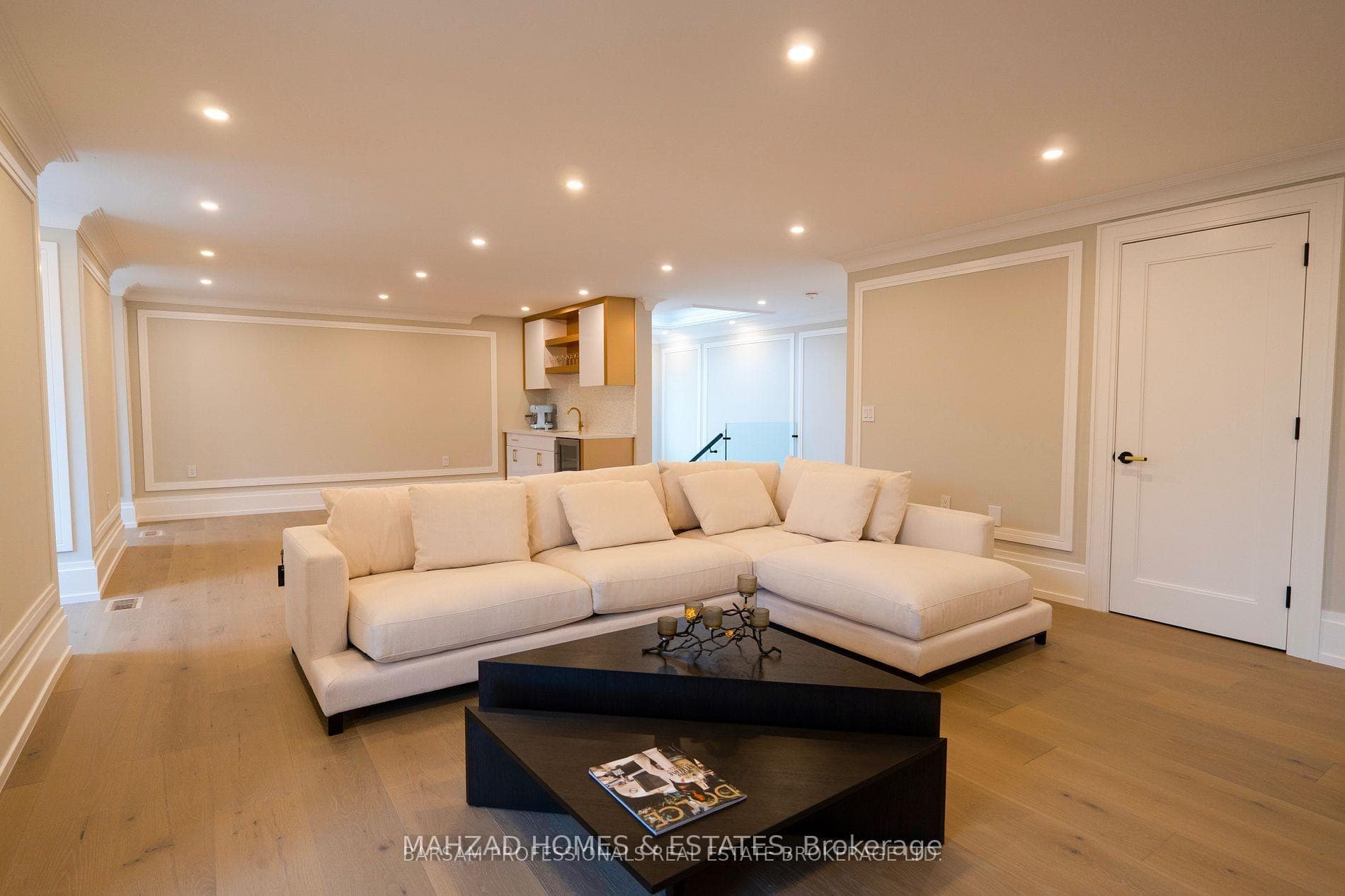 21 Birch Avenue photo 42