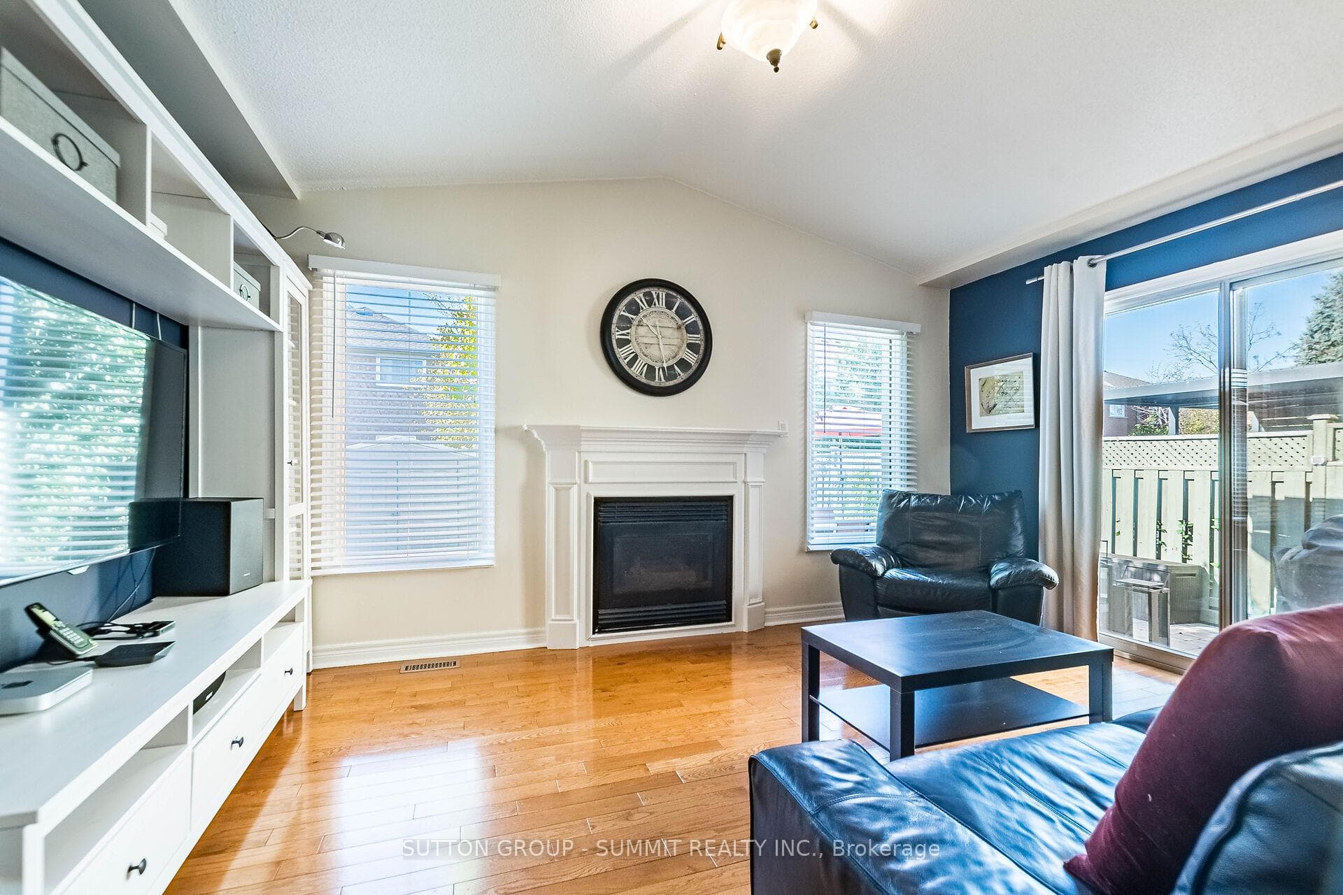 7205 SPYGLASS Crescent photo 12