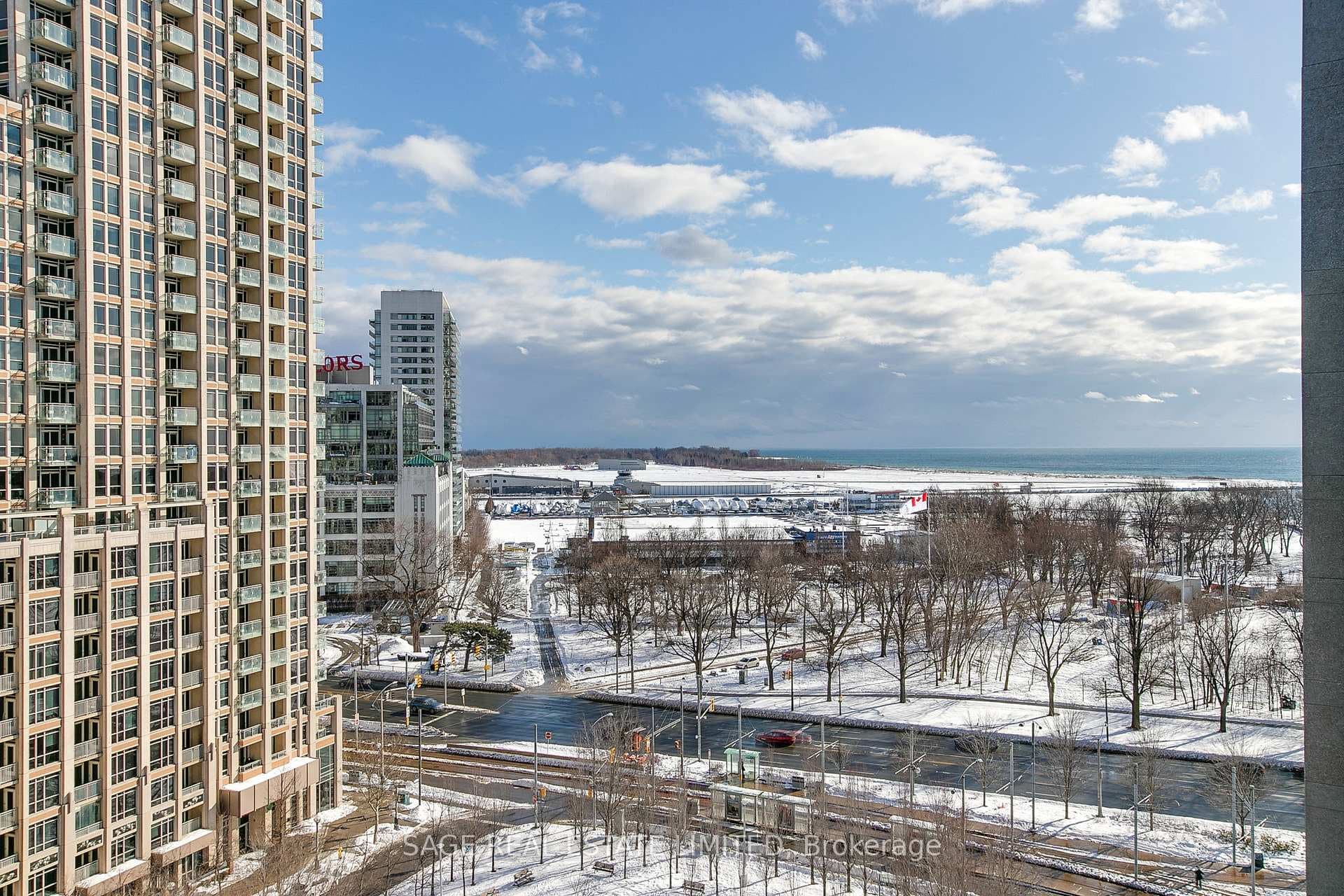 209 Fort York Boulevard Unit 1271 photo 27