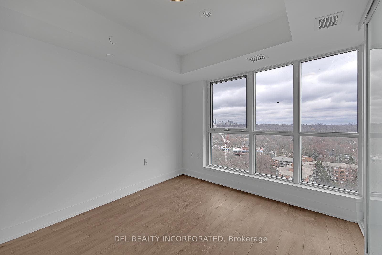 585 Bloor Street Unit 1524 photo 5