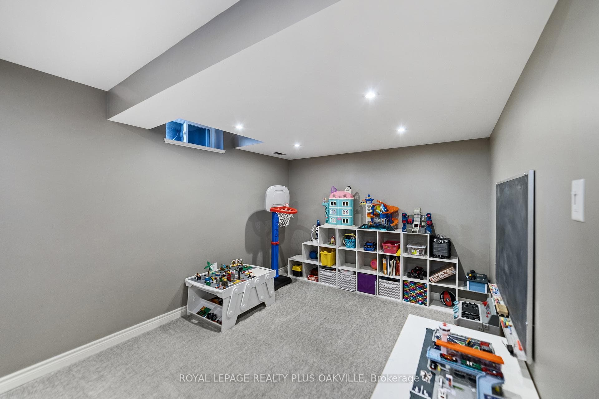 2427 Montagne Avenue photo 27
