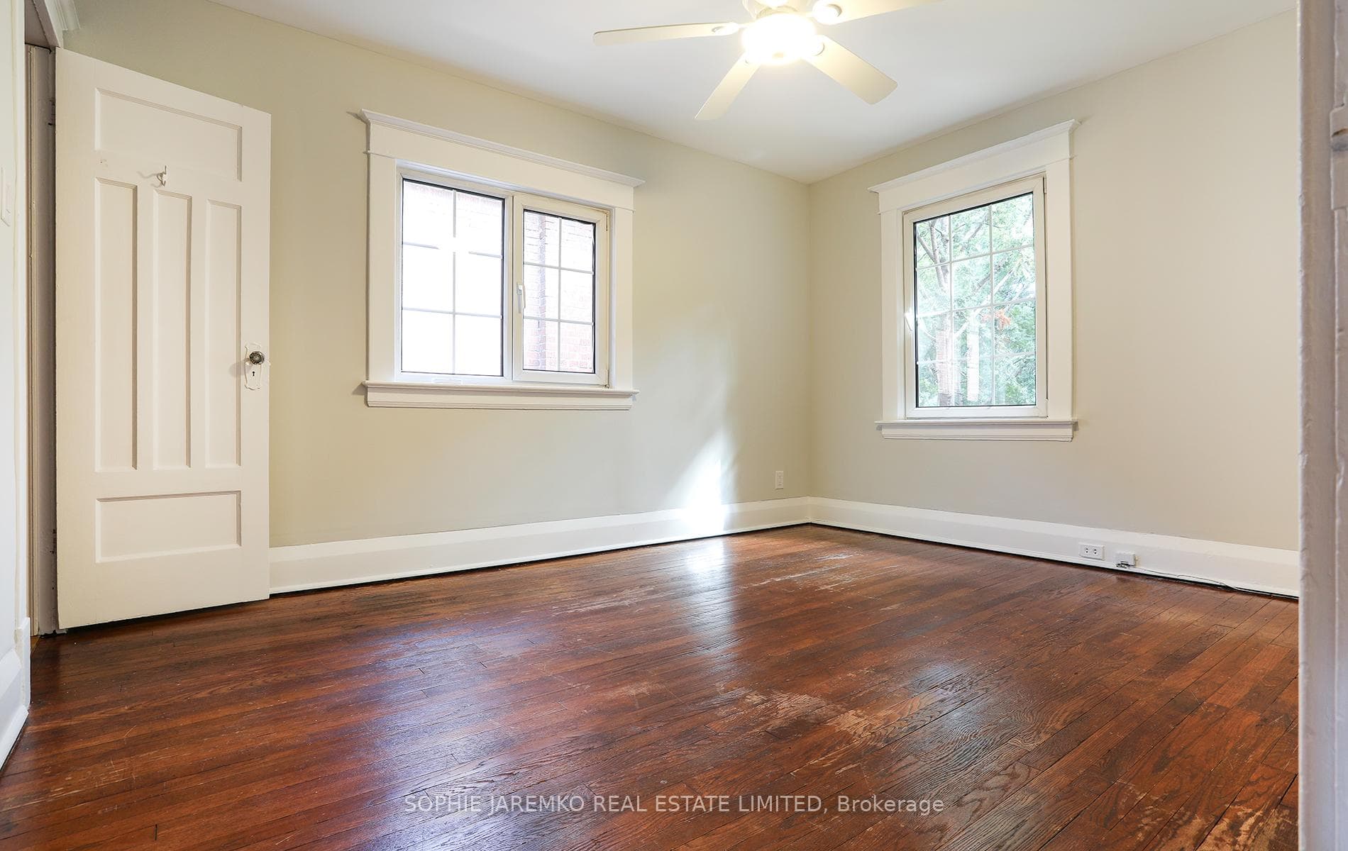 N/W room on 2nd floor