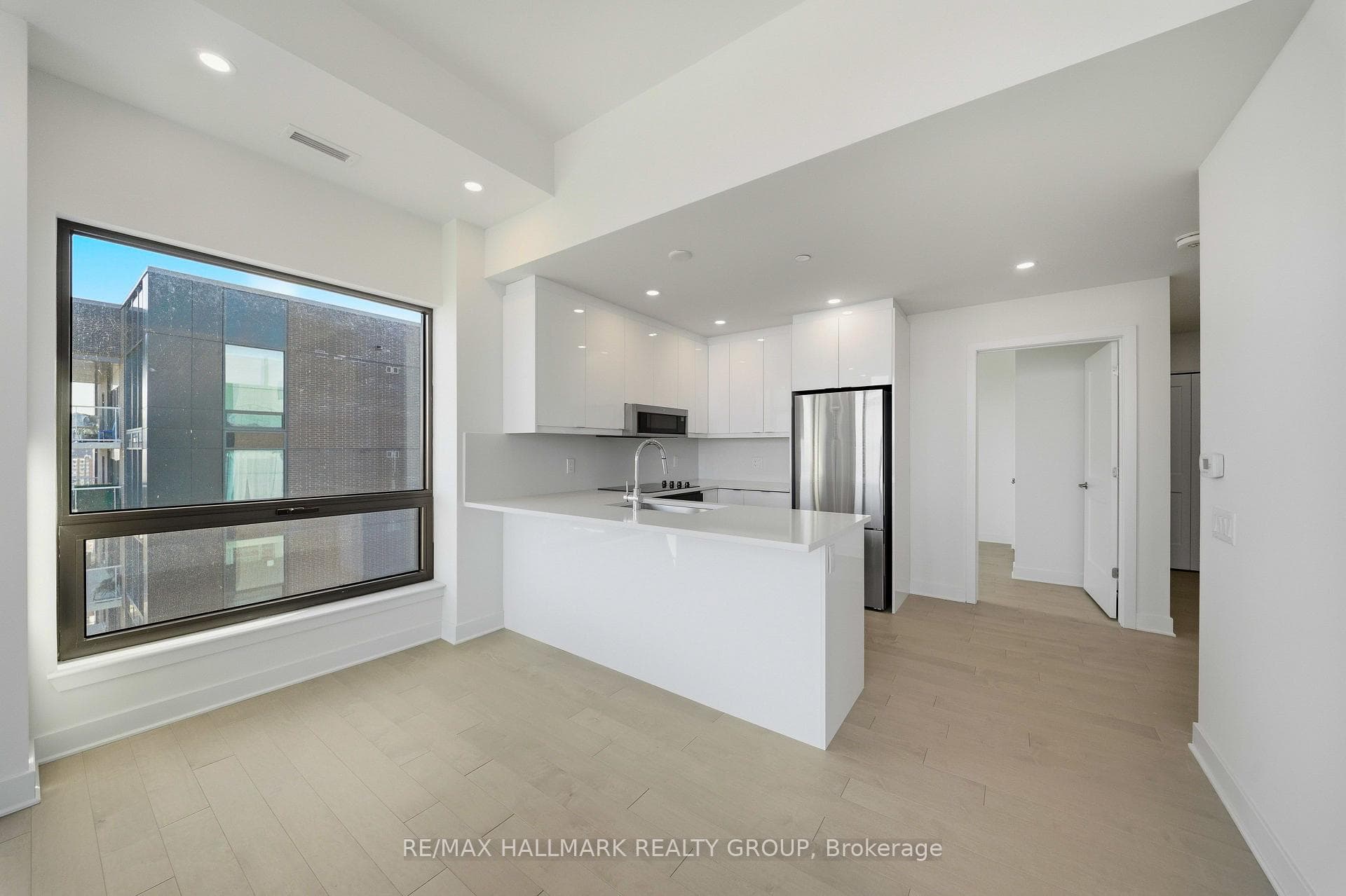 180 George Street Unit 2605 photo 8