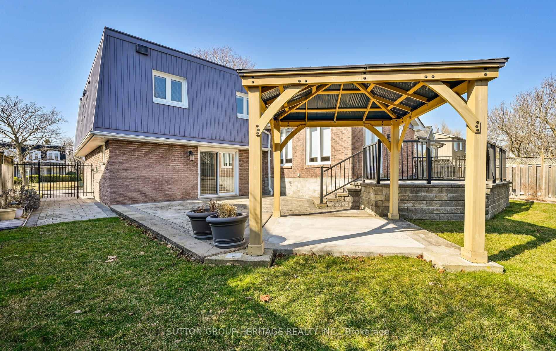 100 Bolland Crescent photo 29