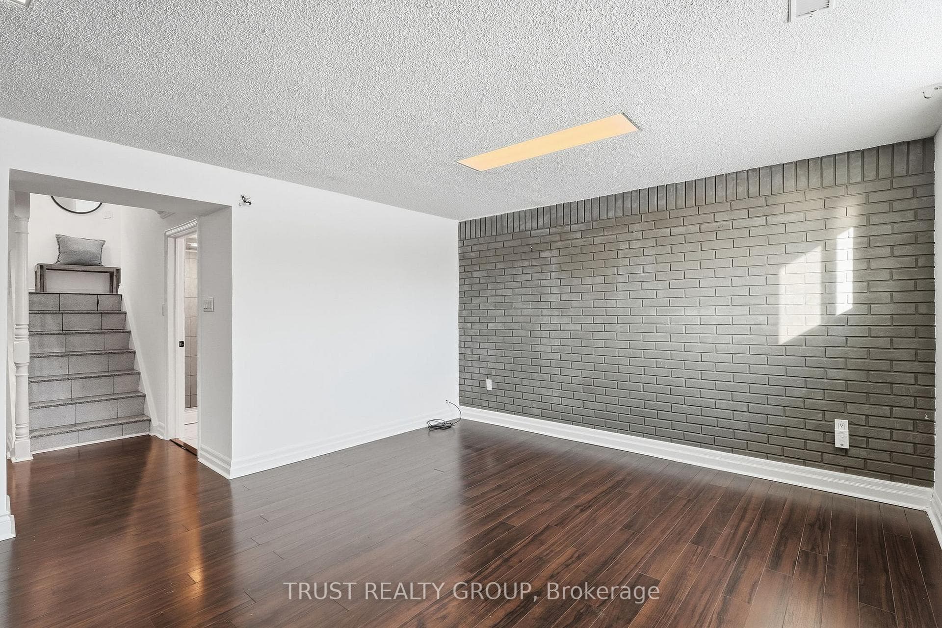 9 Del Ria Drive photo 29