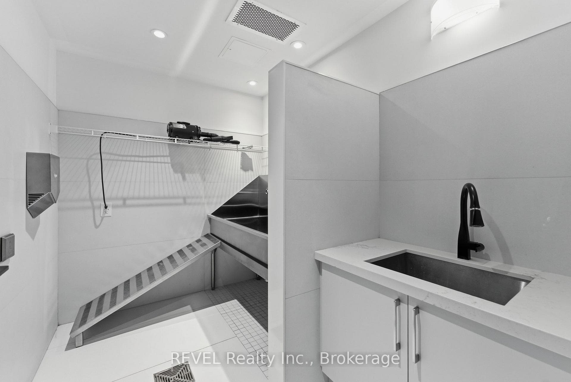 2450 Old Bronte Road Unit 405 photo 35