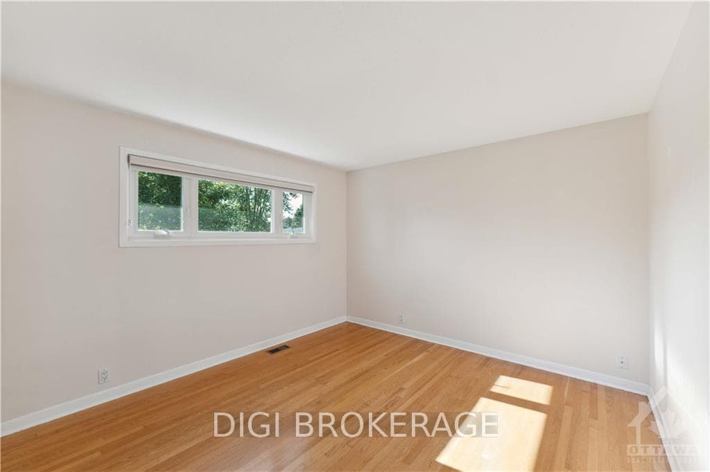 44 LEEMING Drive photo 15