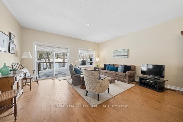 38 Fred Barnard Way photo 9