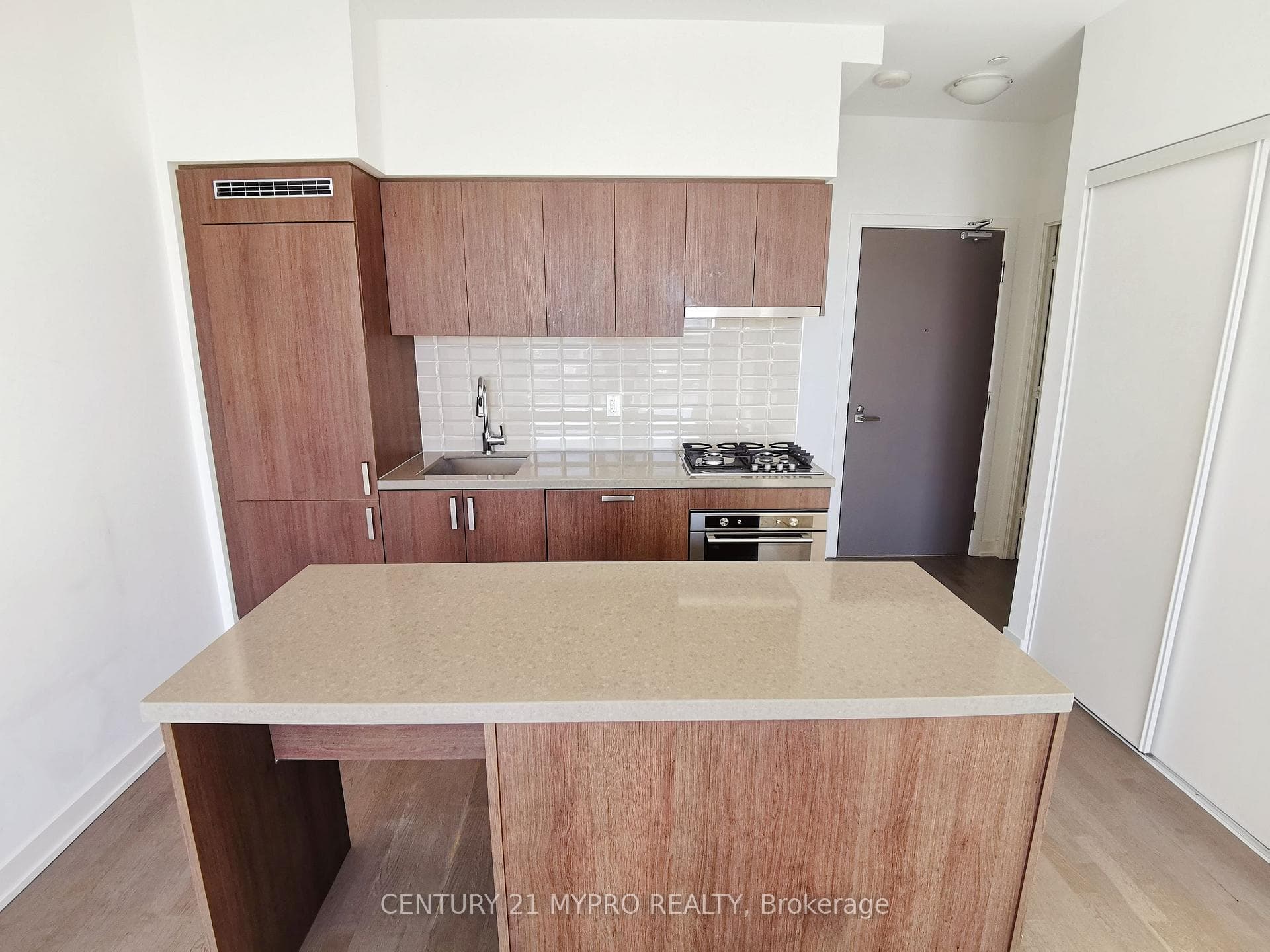 501 St Clair Avenue Unit 622 photo 3