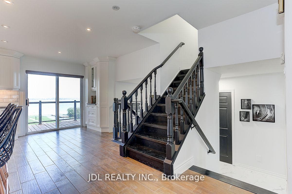 49 Druan Drive photo 4