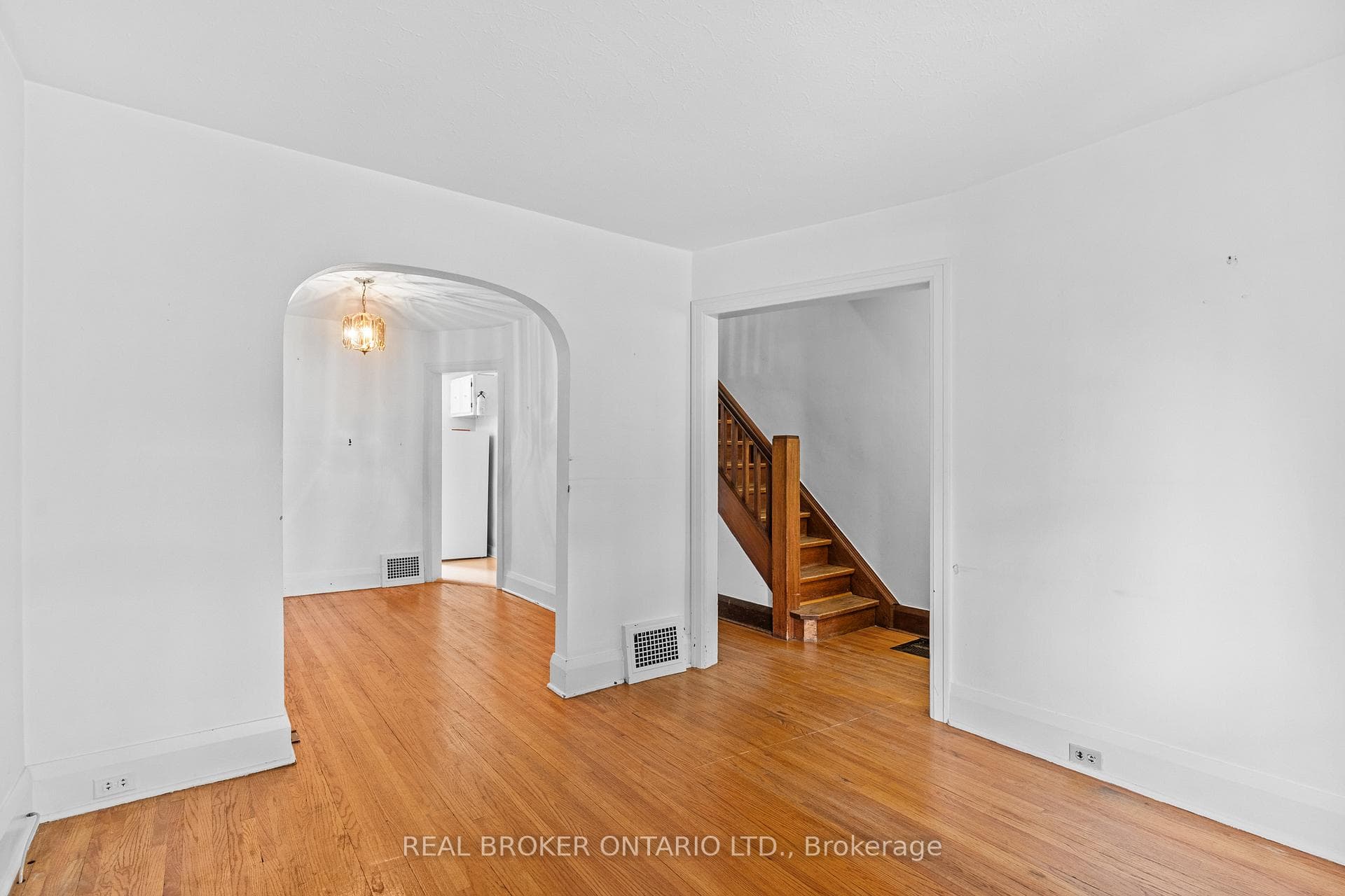 47 Mortimer Avenue photo 2