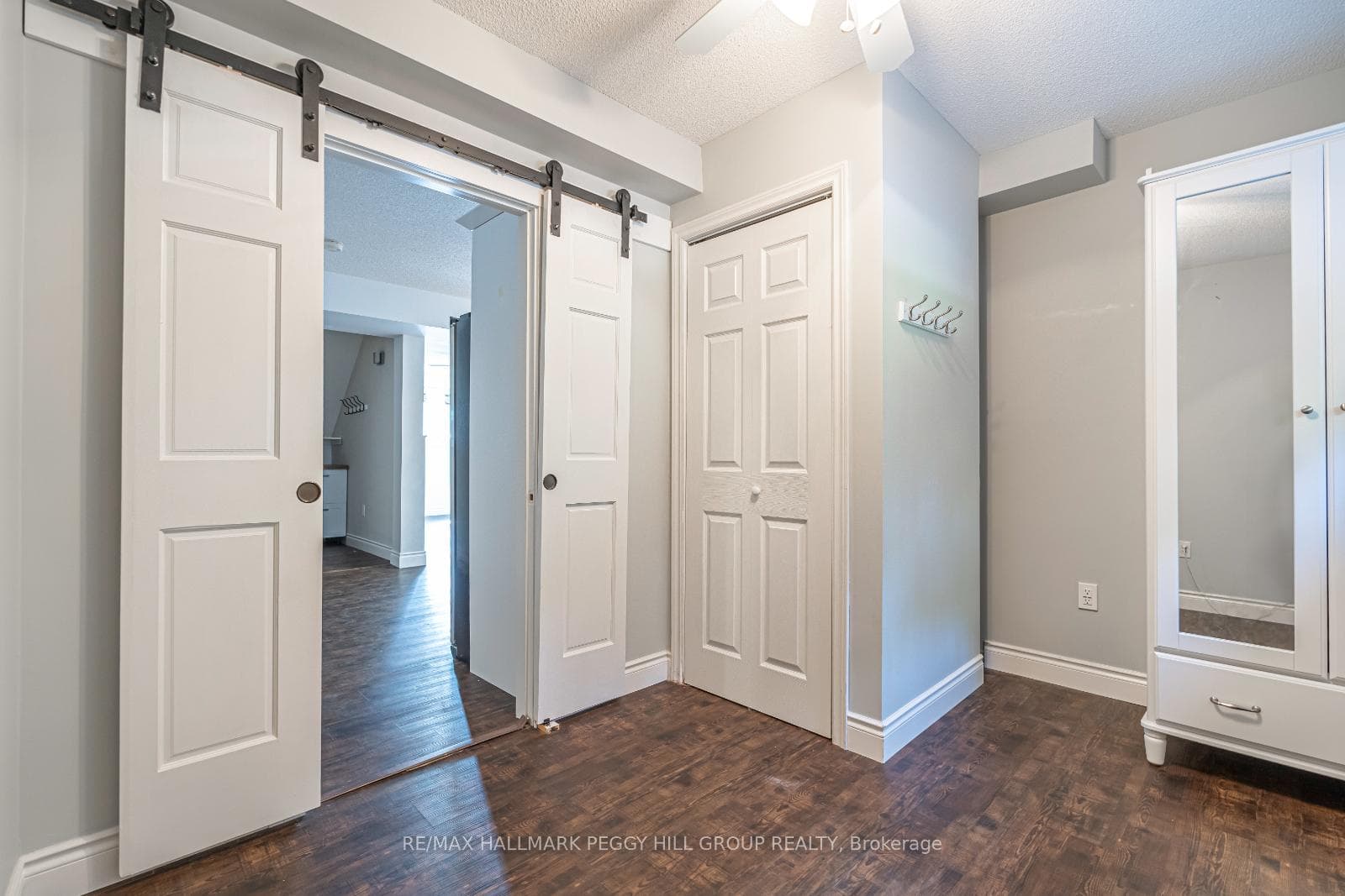 20 Frontier Avenue photo 14