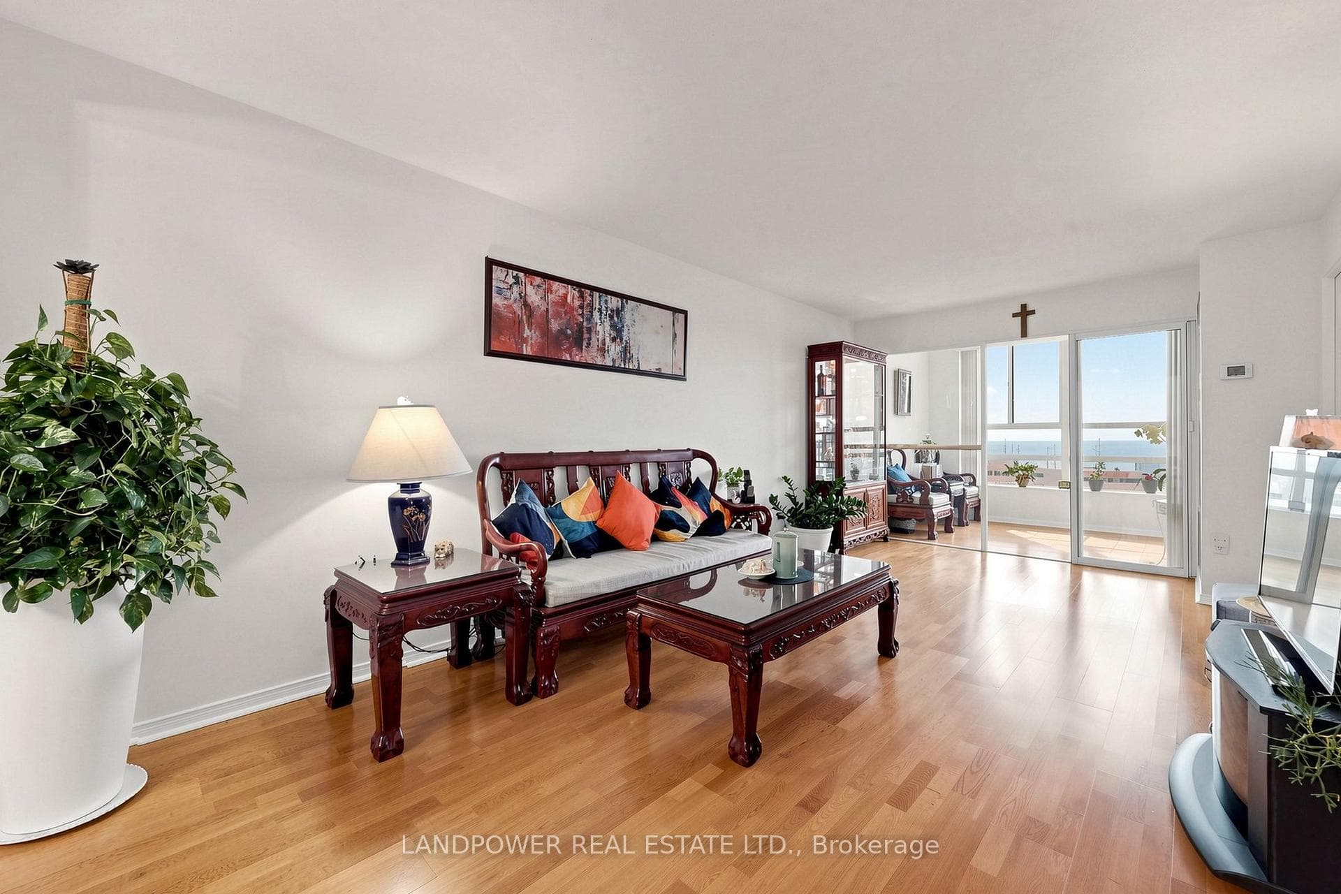 7825 Bayview Avenue Unit 1106 photo 5