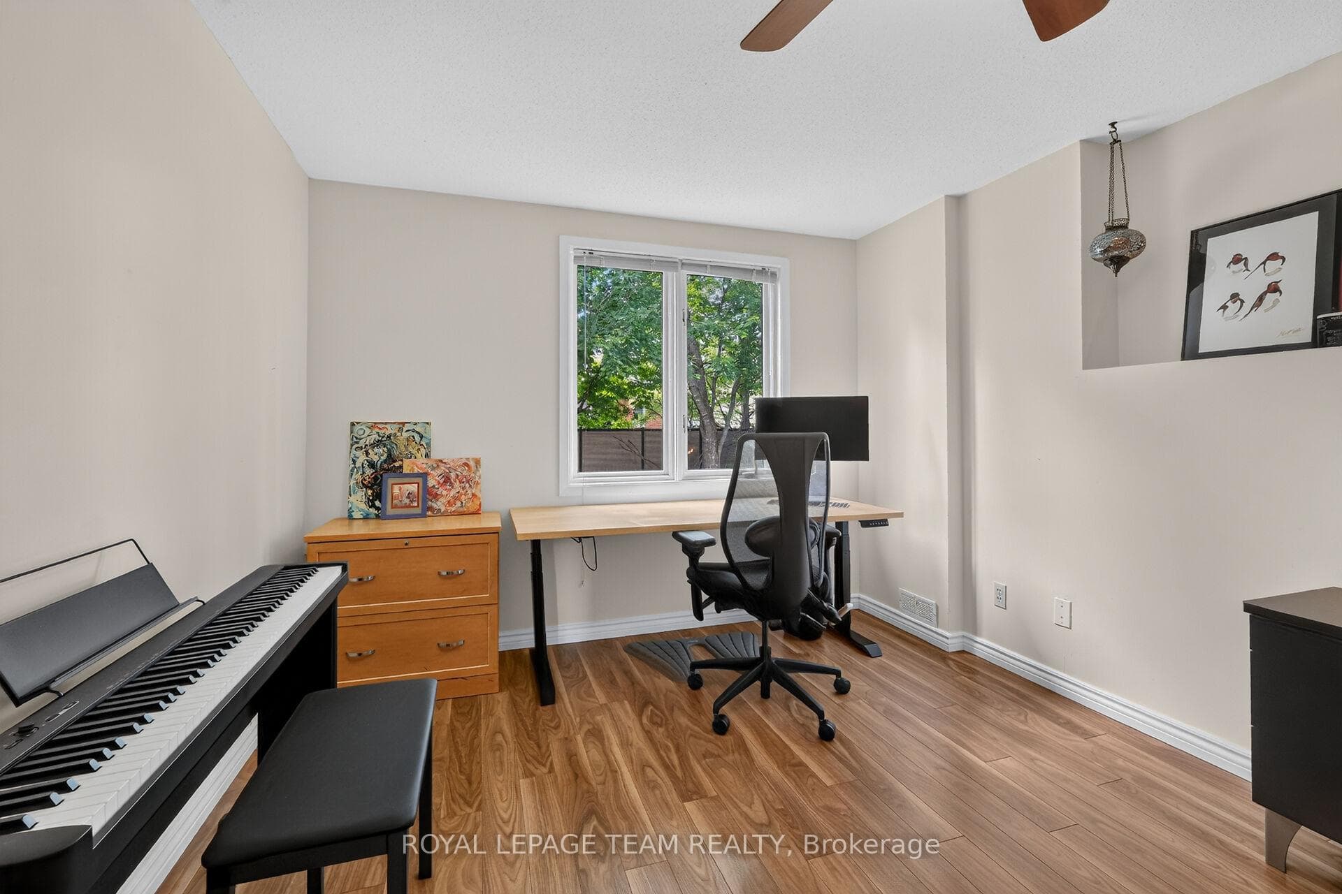 1282 Alloway Crescent photo 37