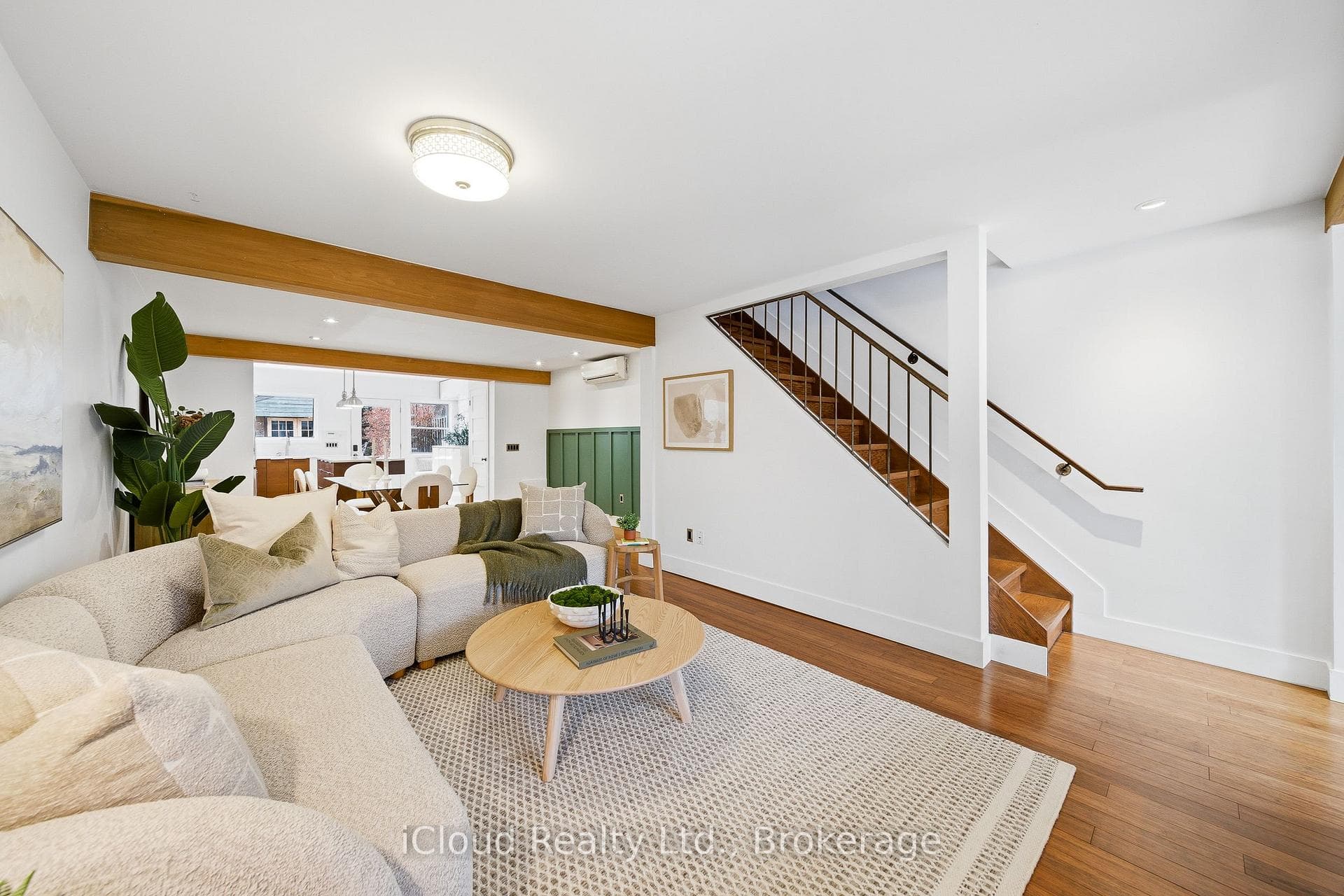 56 Arundel Avenue photo 9