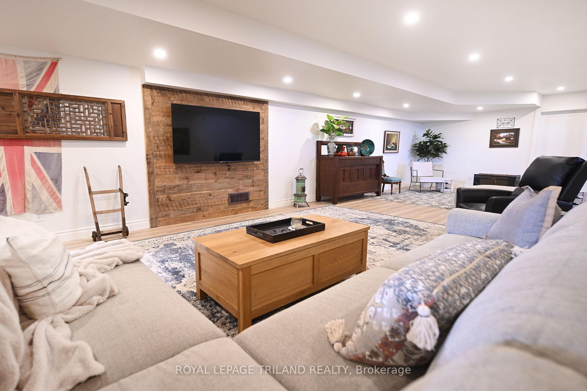 5540 Carriage Road photo 31