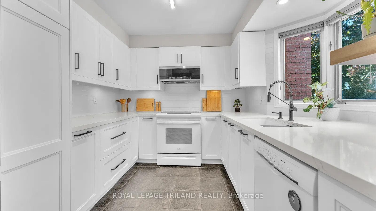 703 Windermere Road Unit 9 photo 8