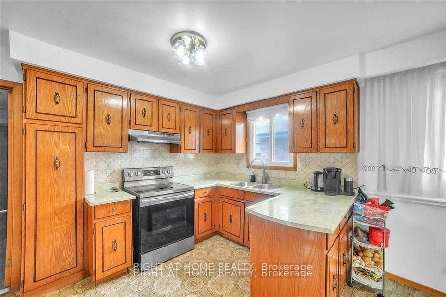 53 Agincourt Road photo 9