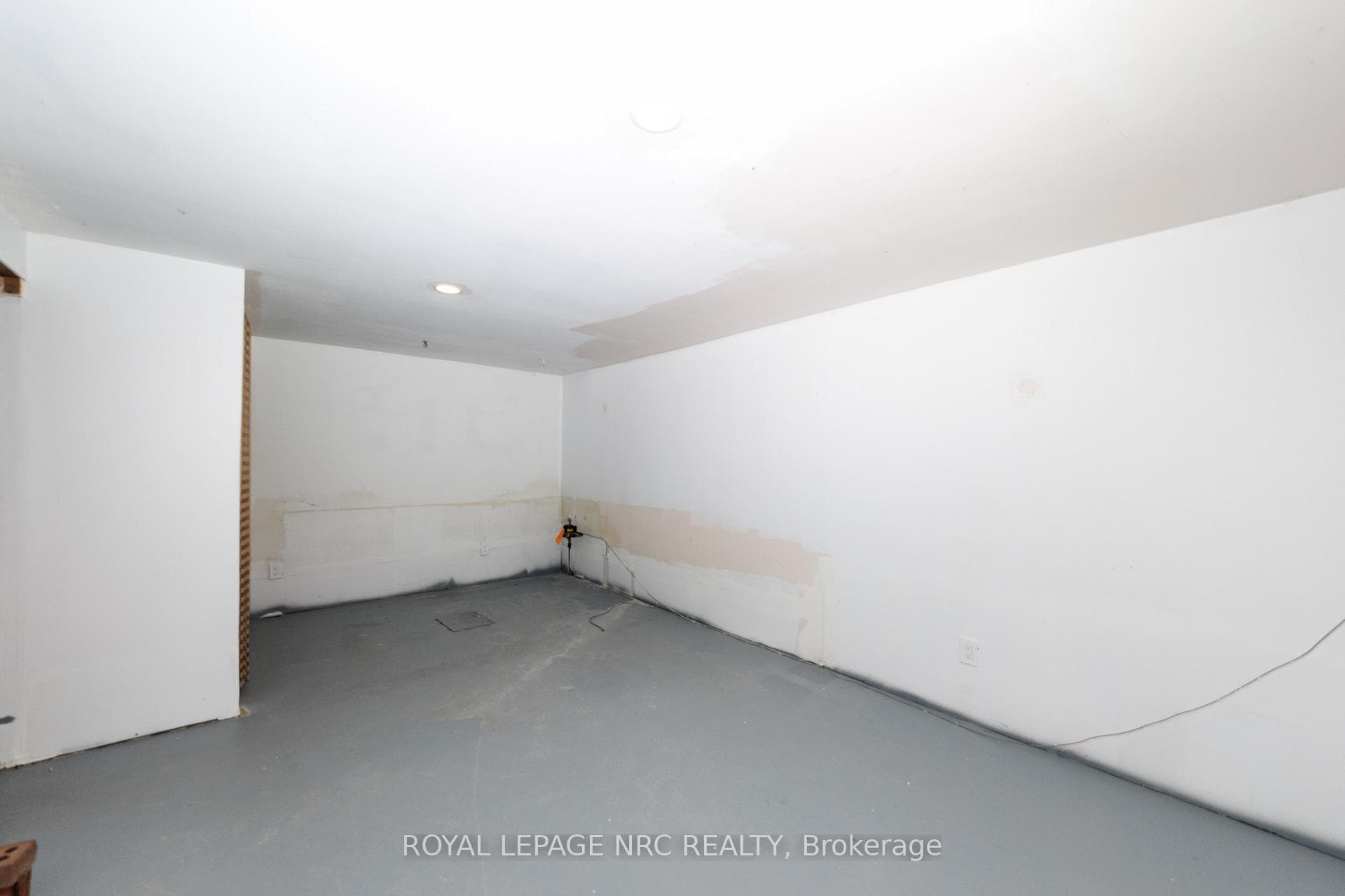33 Strathmore Crescent photo 37