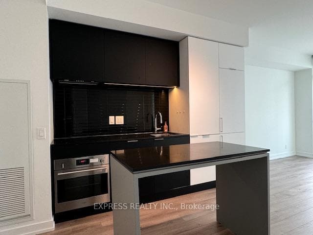 33 Helendale Avenue Unit 1713 photo 2