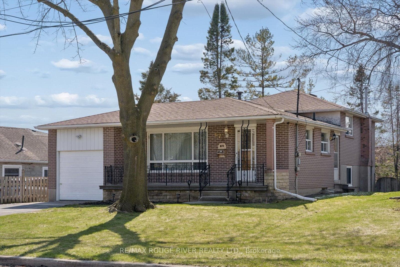672 Pleasant Street photo 3