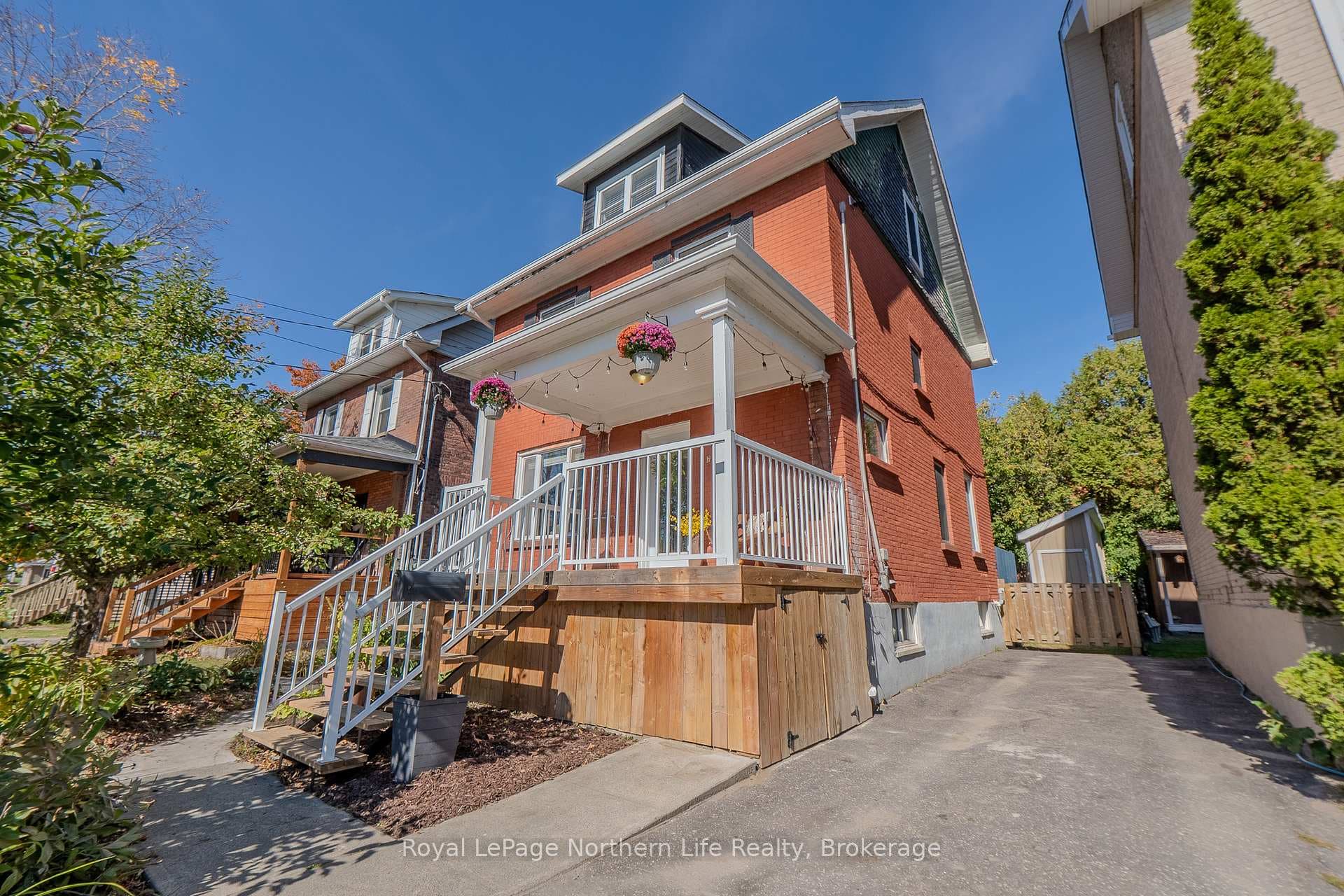 712 Jane Street photo 43