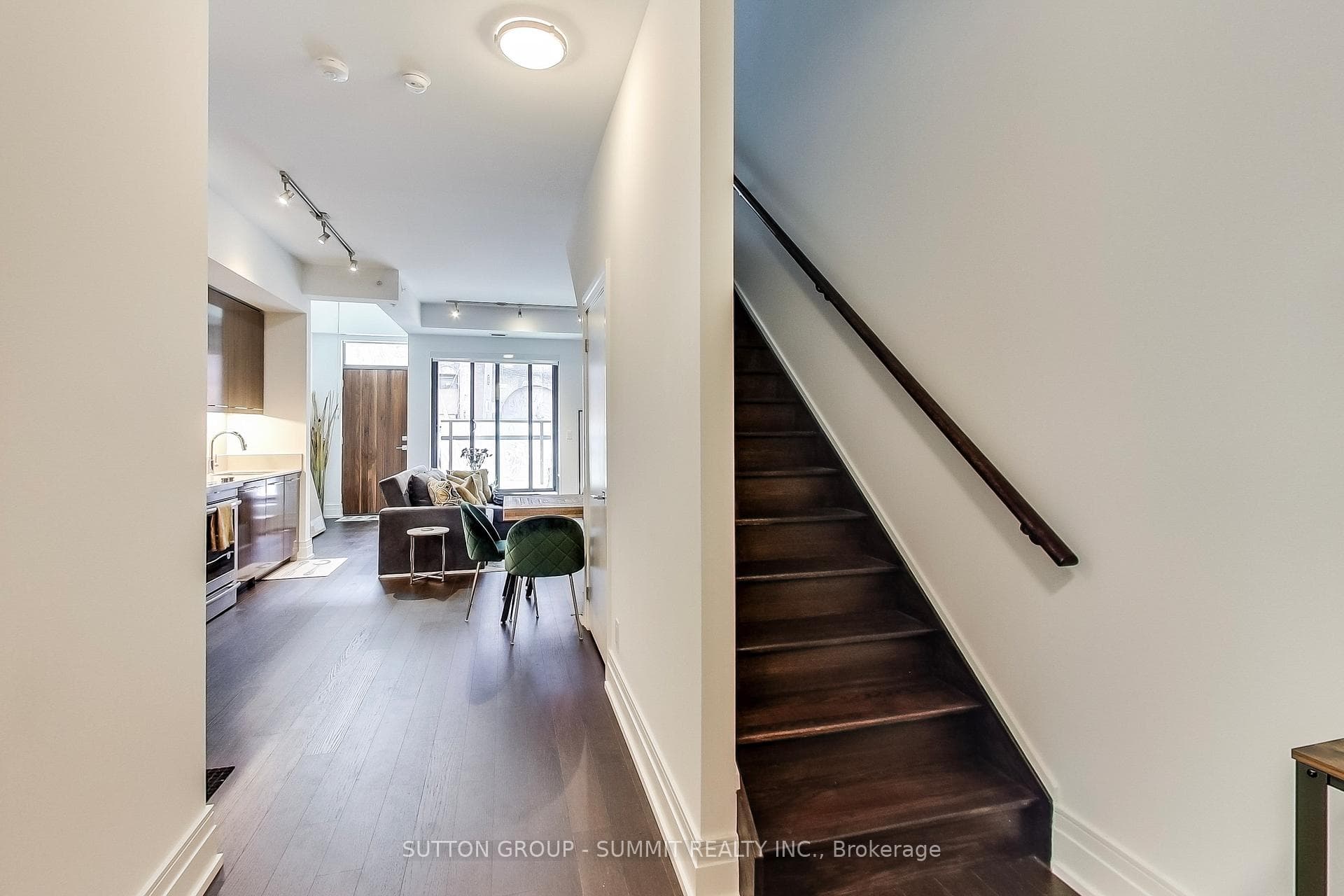90 Niagara Street Unit 110 photo 14