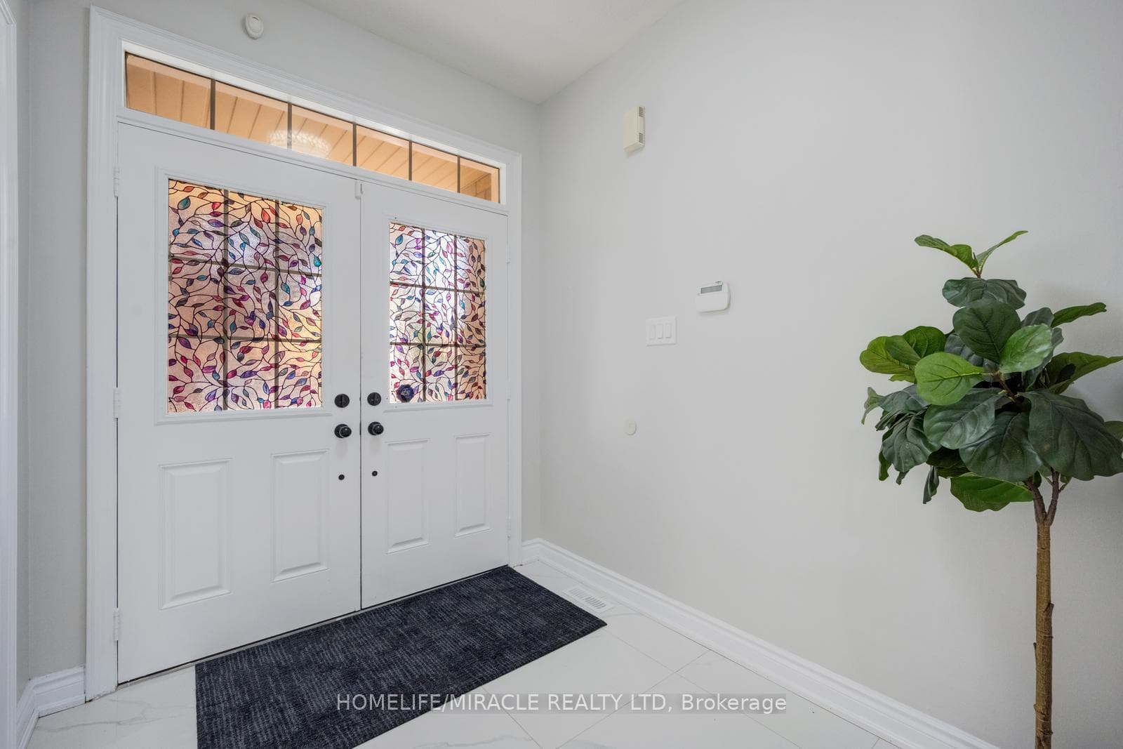 17 Latania Boulevard photo 5
