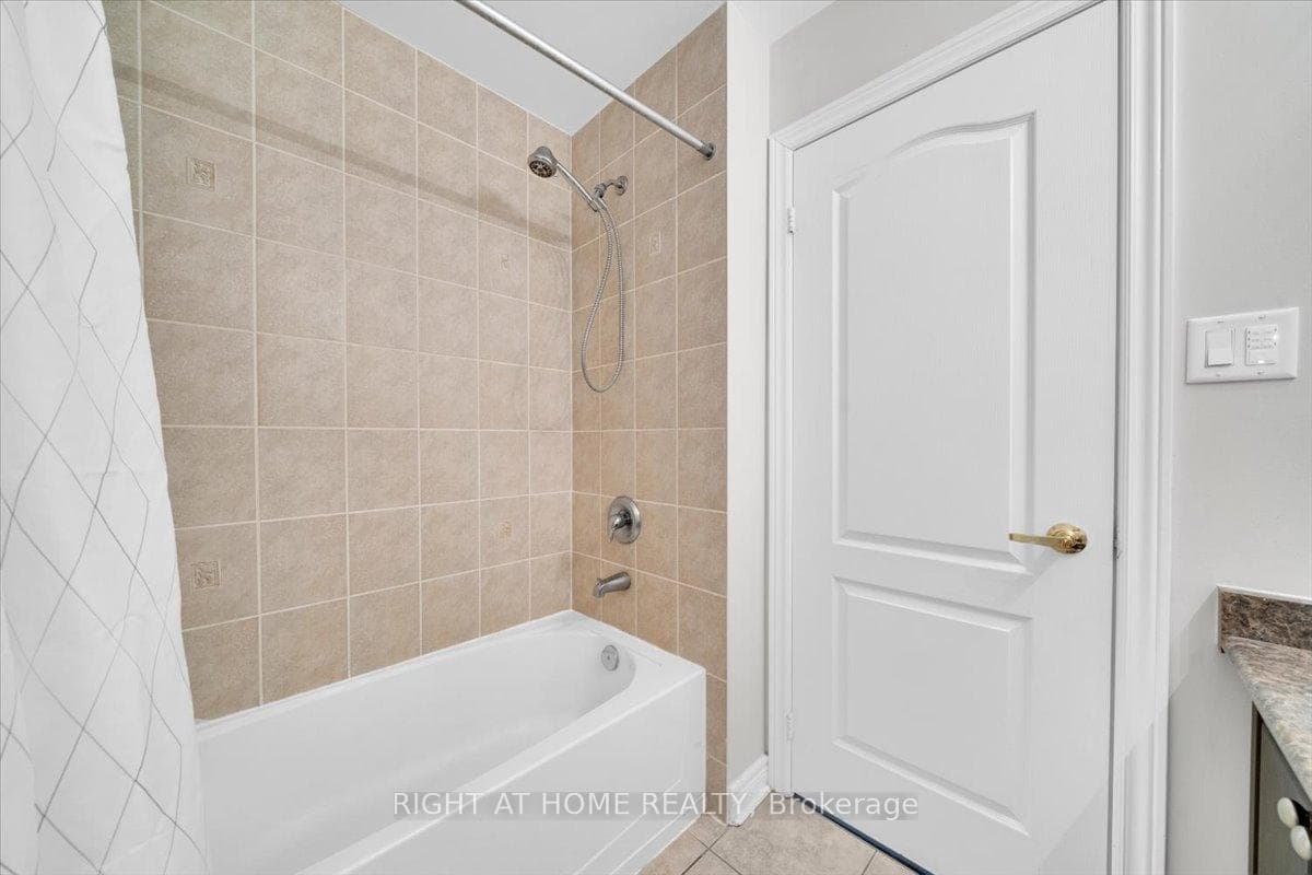 31 Brown Lane photo 28
