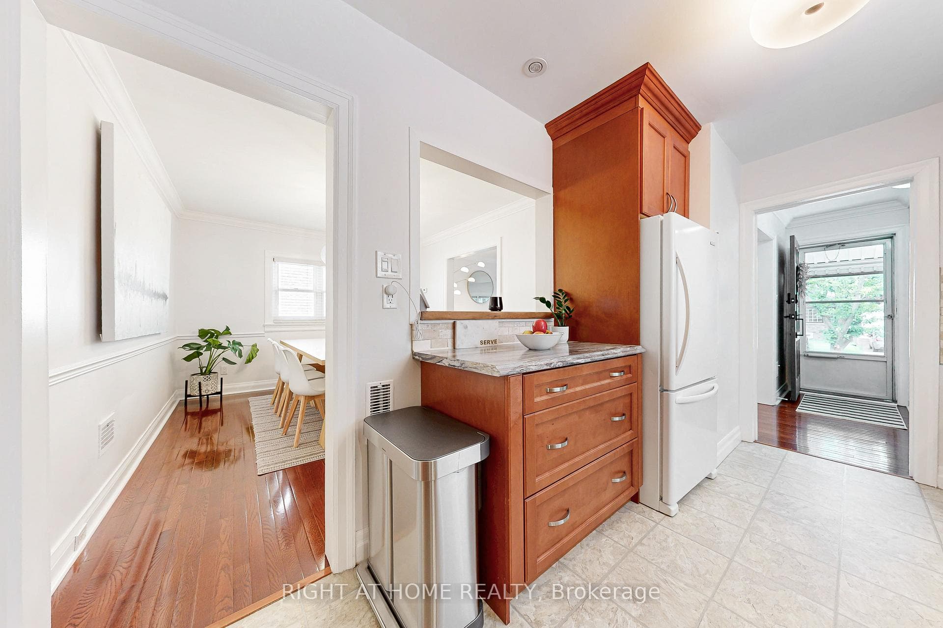 66 CLIVEDEN Avenue photo 14