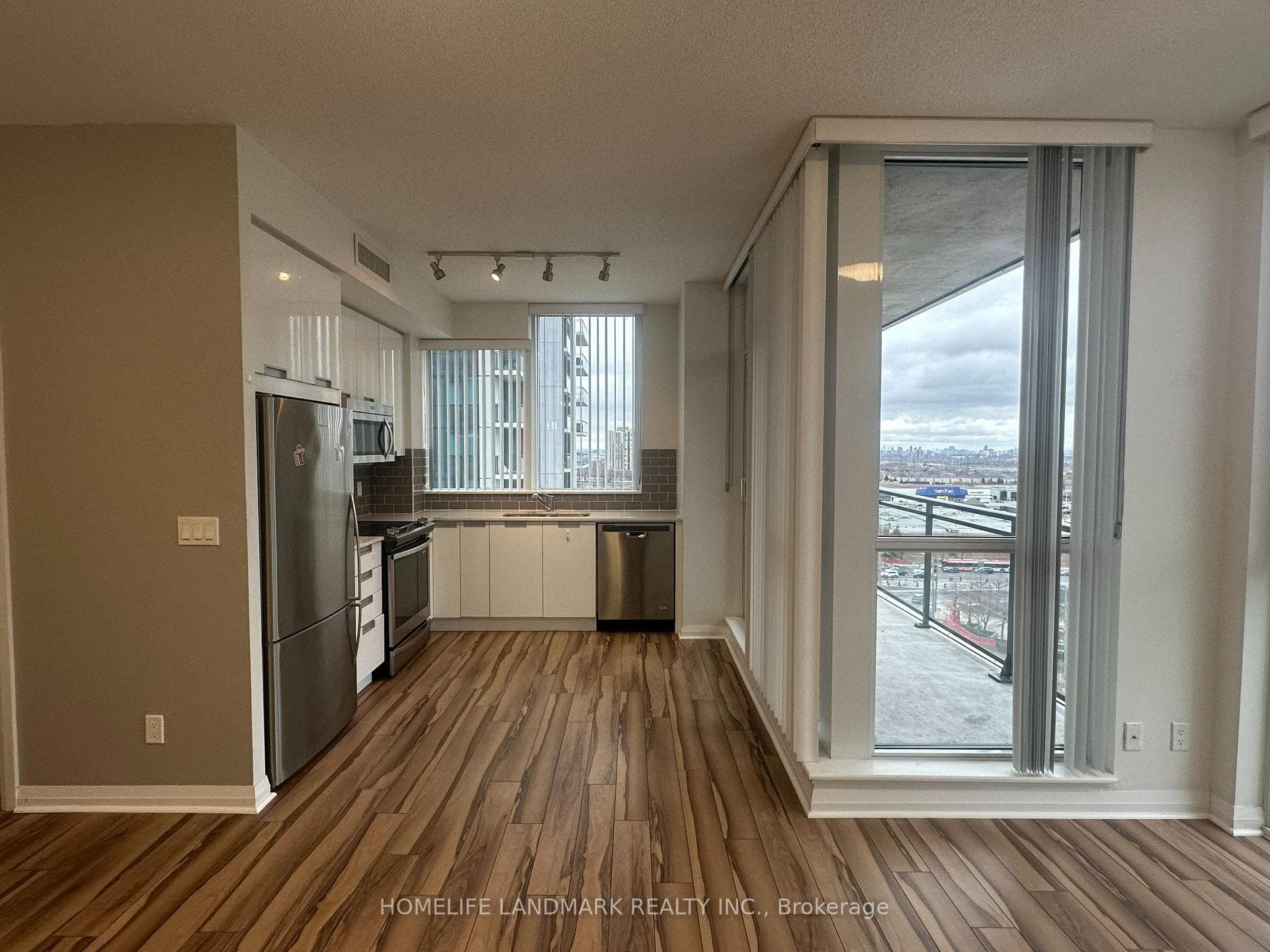 75 Eglinton Avenue Unit 1102 photo 4