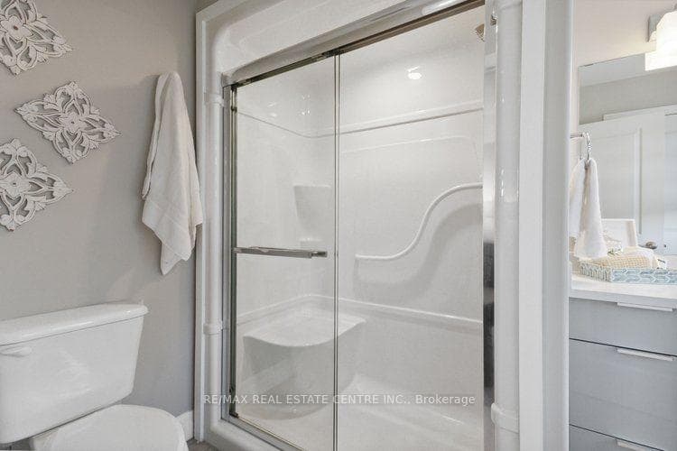 815 Sarnia Road Unit 1 photo 5