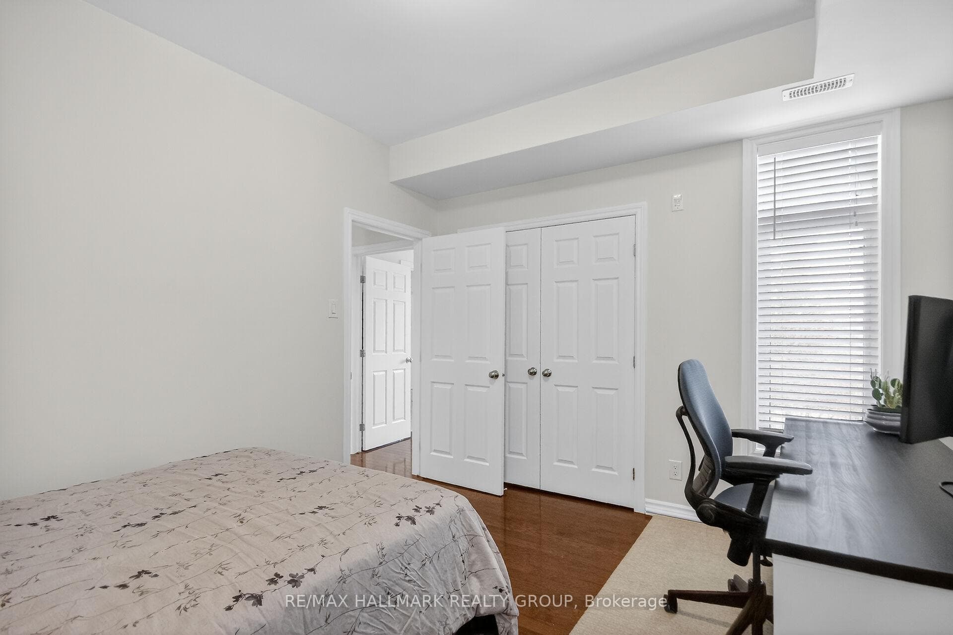 849 Blackcomb Private Unit Unit F photo 17