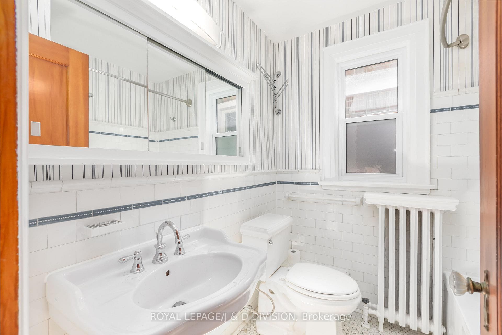 53 Heddington Avenue photo 16