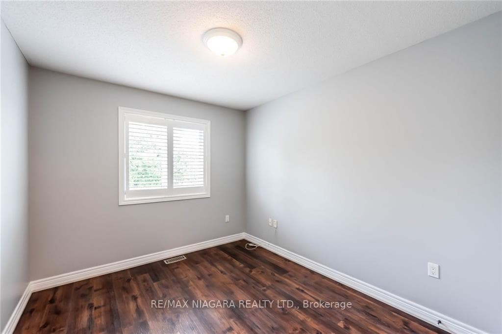 137 Whitefish Crescent photo 28