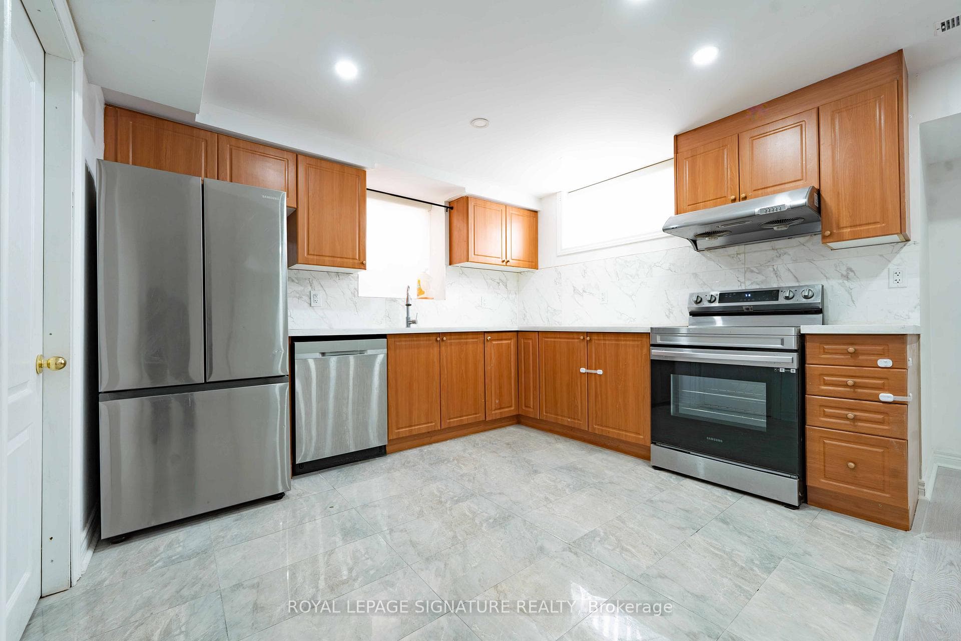 4742 Creditview Road photo 10