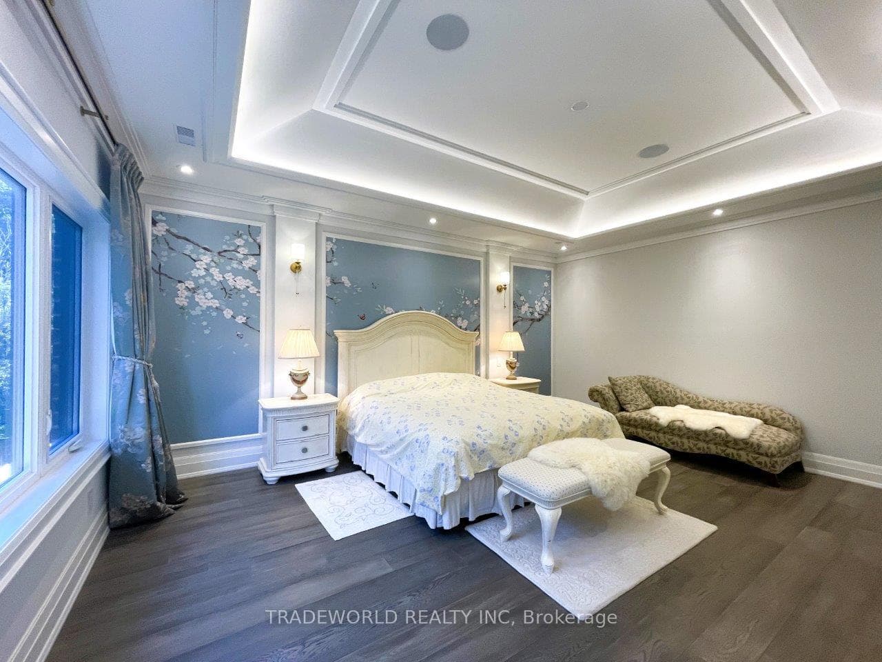 90 Fred Varley Drive photo 22