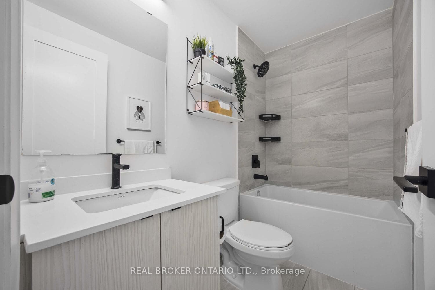 2369 Danforth Avenue Unit 210 photo 24