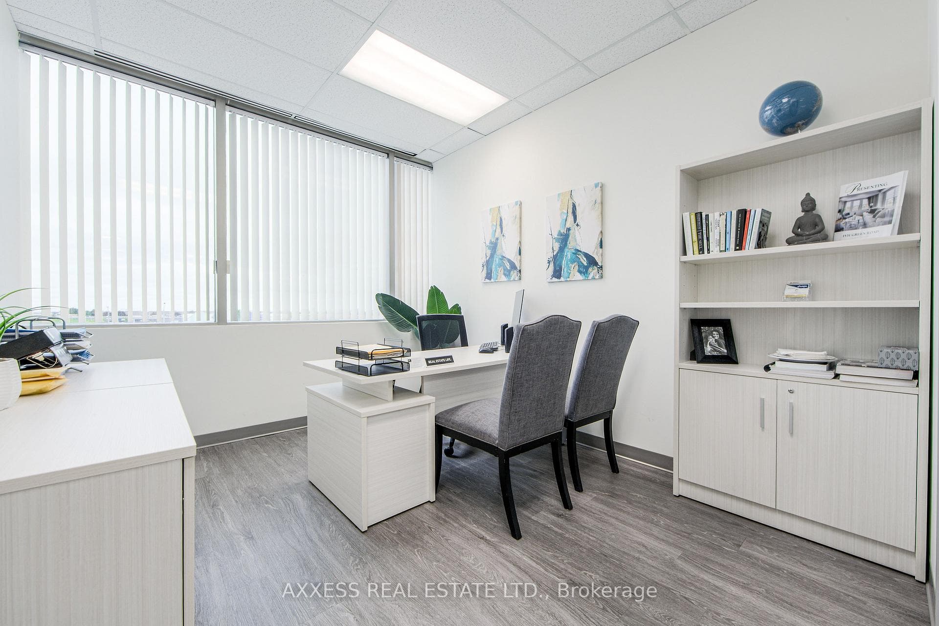 30 Eglinton Avenue Unit 400 photo 9