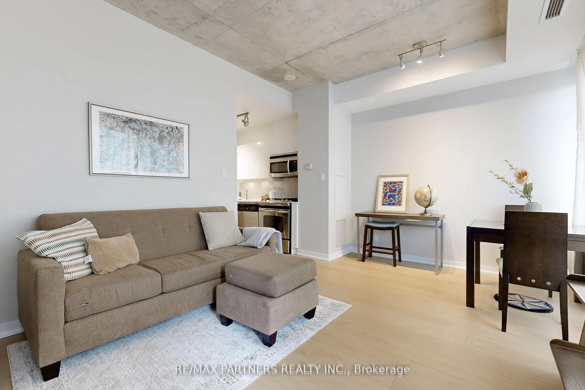 127 Queen Street Unit 604 photo 3
